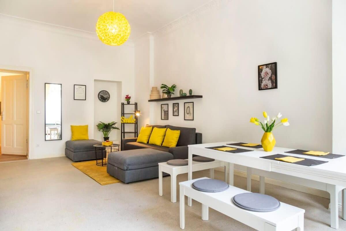 Modern 2 Bedroom Apartment In Berlin Schoeneberg Exteriör bild